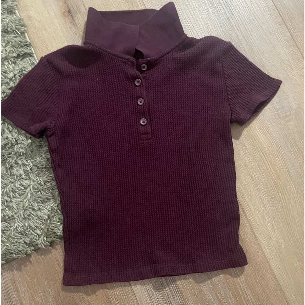 SO size small crop polo